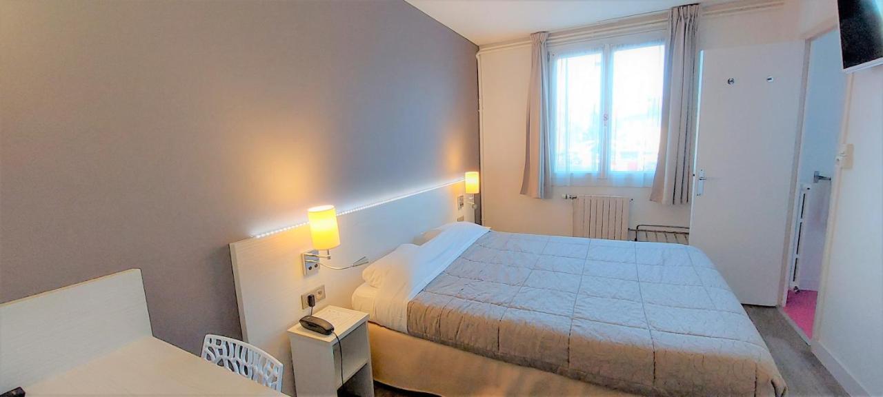 Contact Hotel Du Cerf Château-Gontier Zewnętrze zdjęcie