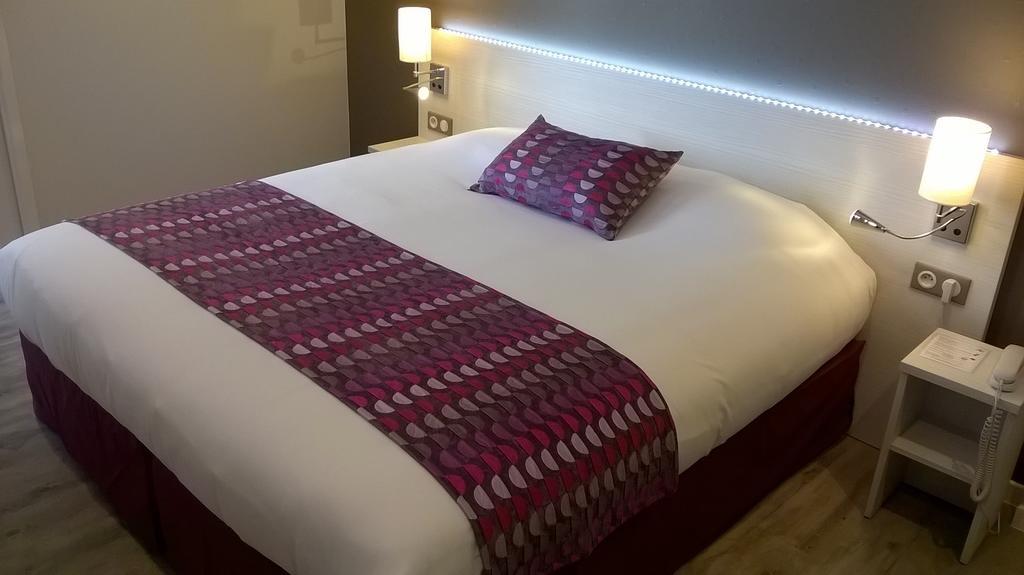 Contact Hotel Du Cerf Château-Gontier Pokój zdjęcie