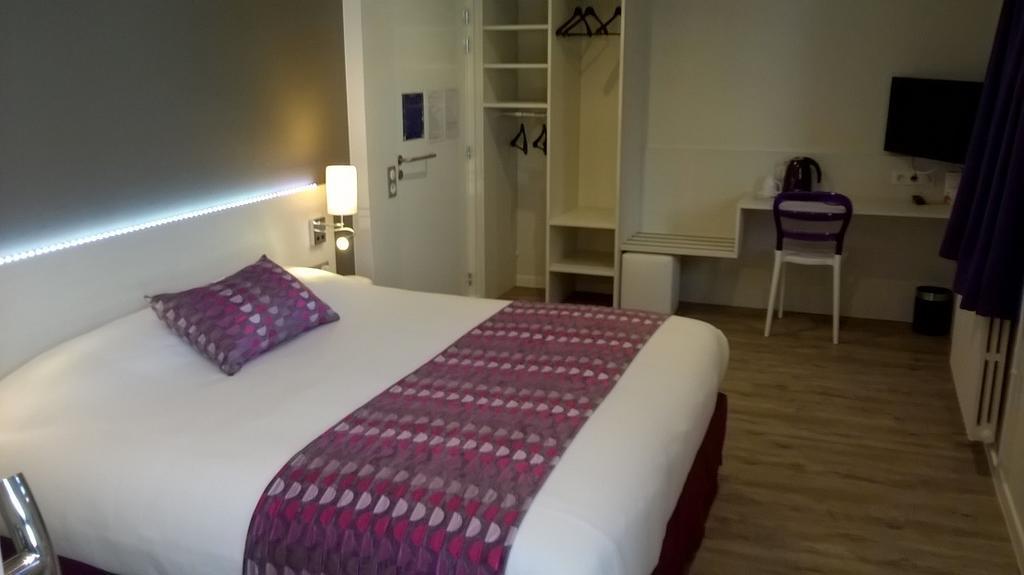 Contact Hotel Du Cerf Château-Gontier Pokój zdjęcie