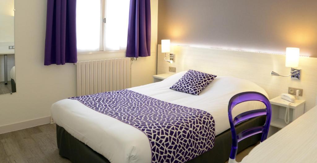 Contact Hotel Du Cerf Château-Gontier Pokój zdjęcie